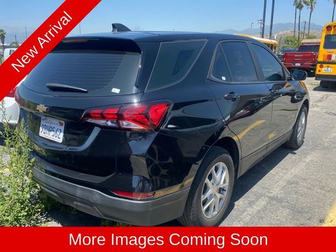 Used 2022 Chevrolet Equinox LS w/ LPO, Cargo Package FWD image 3