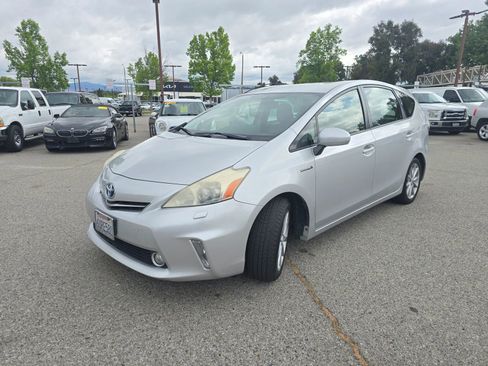 Used 2012 Toyota Prius V Five FWD image 1