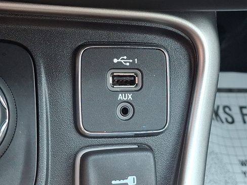 Used 2021 Jeep Compass Latitude AWD/4WD image 25