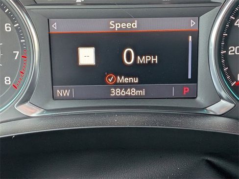 Used 2023 Chevrolet Traverse RS image 29