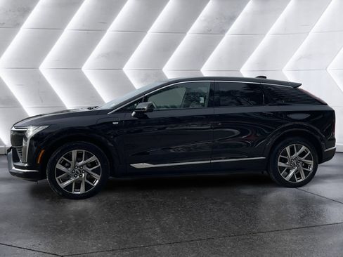 Used 2025 Cadillac Optiq Luxury 2 w/ LPO, Floor Liner Package image 3