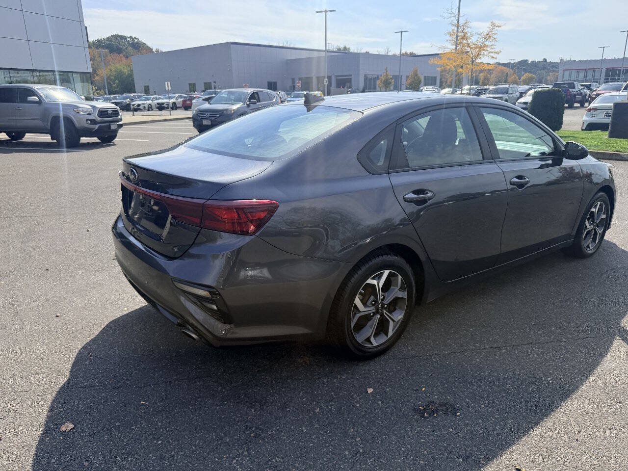 Used 2019 Kia Forte LXS FWD image 9