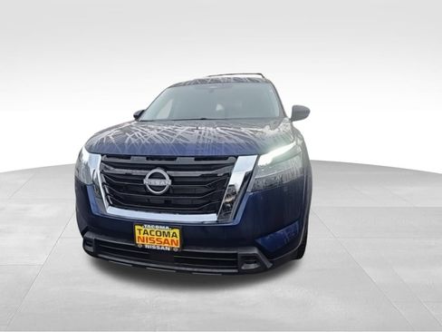 New 2025 Nissan Pathfinder SV image 3