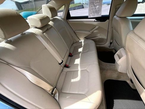 Used 2012 Volkswagen Passat 2.5 SE FWD image 22