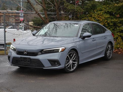 Used 2023 Honda Civic Touring image 2