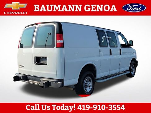 Used 2024 Chevrolet Express 2500 w/ Driver Convenience Package RWD image 5