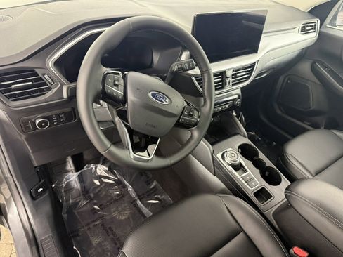 Certified 2025 Ford Escape Platinum AWD/4WD image 15