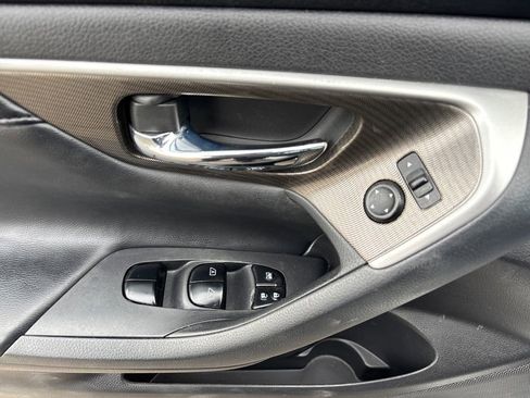 Used 2013 Nissan Altima 3.5 SL w/ Technology Pkg image 16