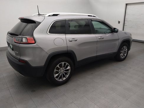Used 2019 Jeep Cherokee Latitude Plus w/ Cold Weather Group AWD/4WD image 10