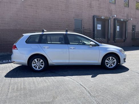 Used 2015 Volkswagen Golf S FWD image 2