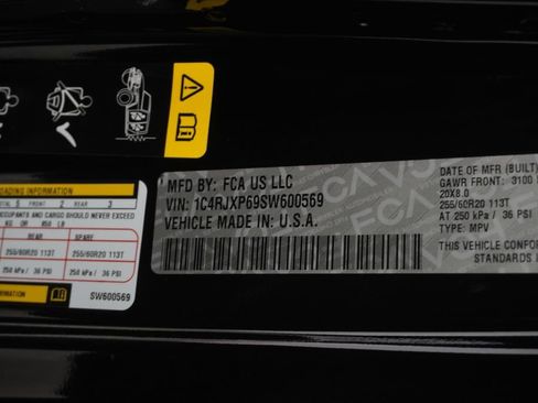 Used 2025 Jeep Wrangler Unlimited Sahara w/ Safety Group AWD/4WD image 54