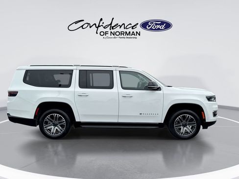 Used 2024 Jeep Wagoneer L Series II RWD image 10