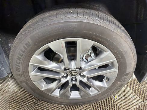 Used 2024 Toyota RAV4 XLE Premium w/ Weather Package AWD/4WD image 21