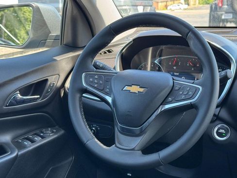 Used 2023 Chevrolet Equinox LT AWD/4WD image 12
