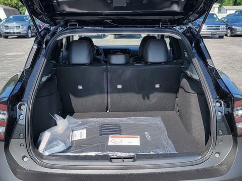 New 2025 Nissan Kicks SR w/ SR Premium Package AWD/4WD image 17
