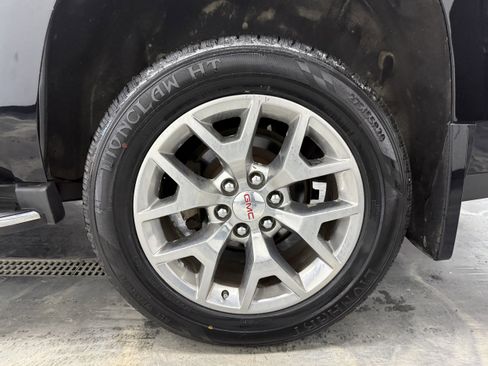 Used 2018 GMC Yukon SLT image 29