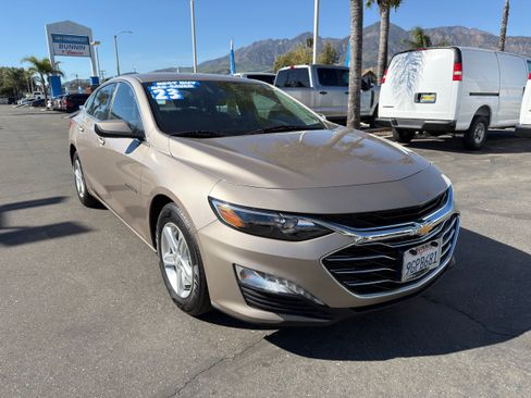 Used 2023 Chevrolet Malibu LT FWD image 2