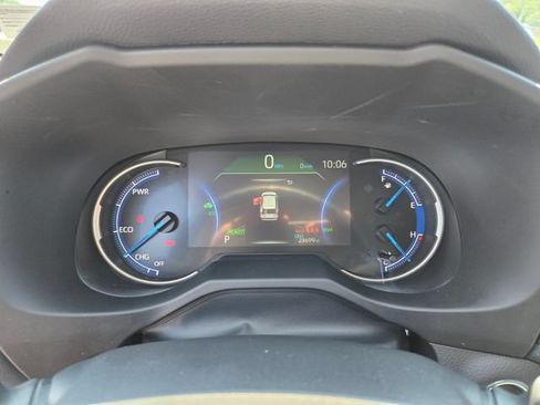 Used 2025 Toyota RAV4 XLE AWD/4WD image 33