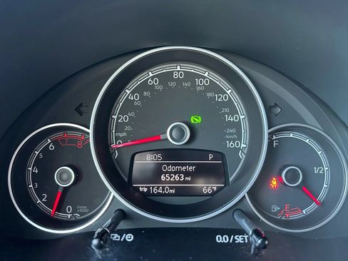 Used 2018 Volkswagen Beetle 2.0T Coast FWD image 15