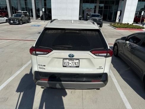 Used 2022 Toyota RAV4 SE w/ Convenience Package AWD/4WD image 7