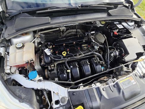 Used 2013 Ford Focus SE w/ SE Winter Pkg image 28