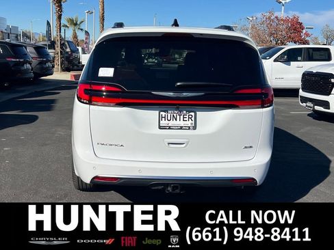New 2026 Chrysler Pacifica Pinnacle w/ Trailer Tow Group image 5