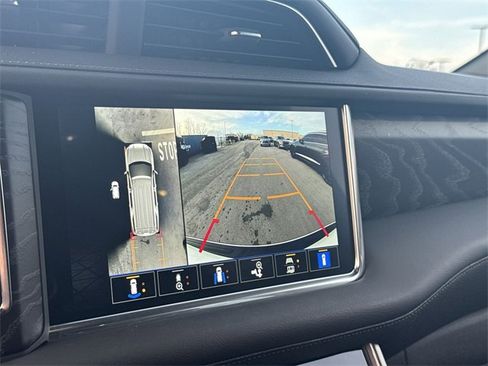 Used 2022 GMC Yukon XL Denali image 17