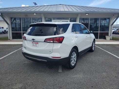 Used 2024 Chevrolet Equinox LT w/ LPO, Floor Liner Package FWD image 8