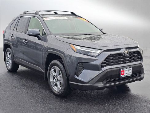 Used 2025 Toyota RAV4 XLE image 7
