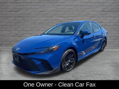 Used 2025 Toyota Camry SE w/ Convenience Package FWD image 8