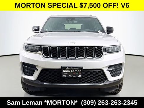 New 2025 Jeep Grand Cherokee Laredo w/ Luxury Tech Group I AWD/4WD image 2