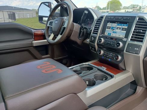 Used 2017 Ford F250 King Ranch w/ King Ranch Ultimate Package AWD/4WD image 18