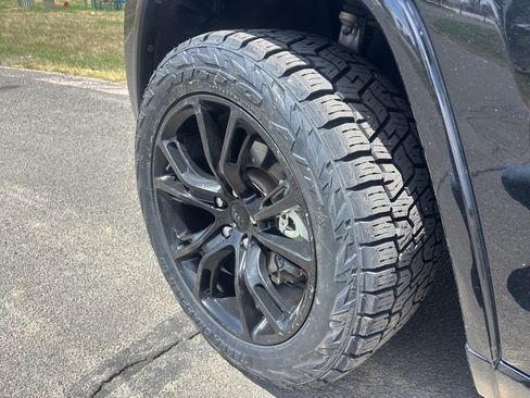 Used 2019 Jeep Grand Cherokee Altitude AWD/4WD image 7