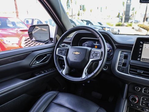 Used 2024 Chevrolet Suburban LT AWD/4WD image 5