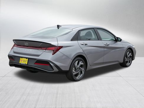 Certified 2025 Hyundai Elantra Sport image 7
