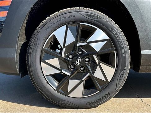 Used 2025 Hyundai Kona SEL FWD image 22