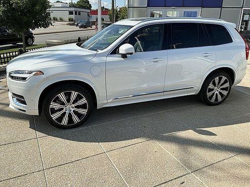 Certified 2024 Volvo XC90 T8 Ultimate w/ Protection Package Premier AWD/4WD image 11