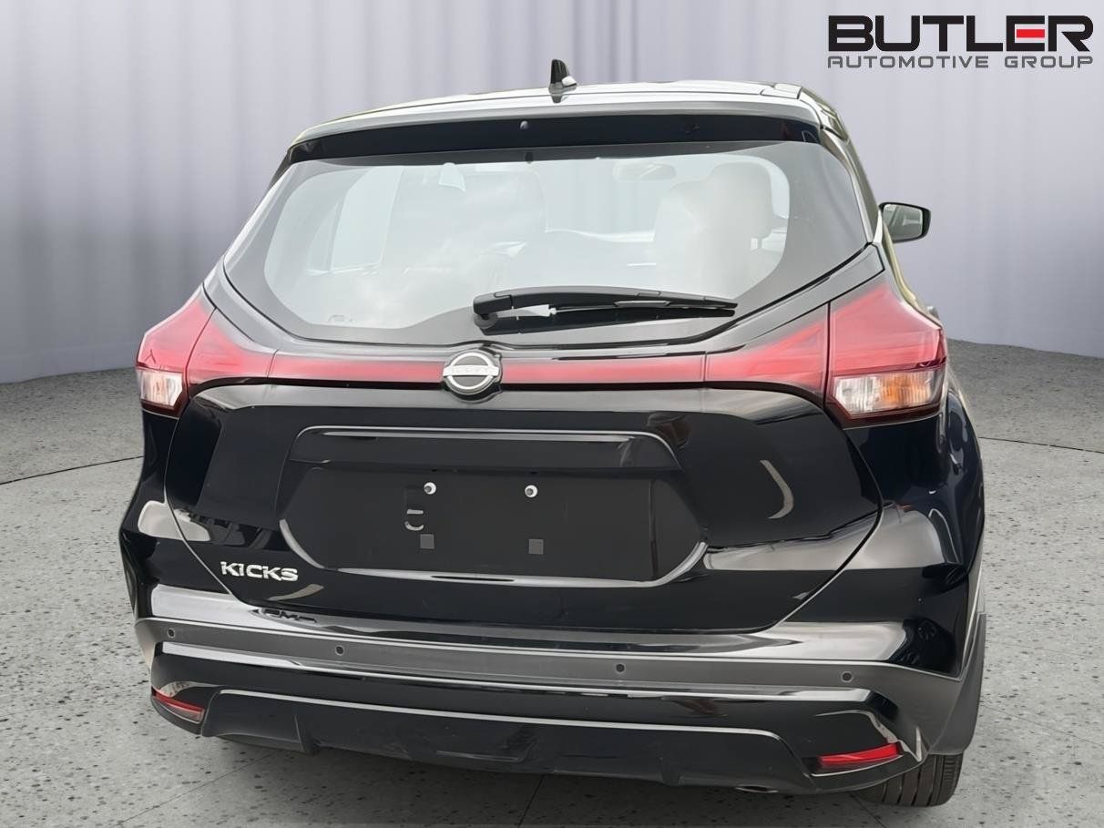 Used 2024 Nissan Kicks S FWD image 9
