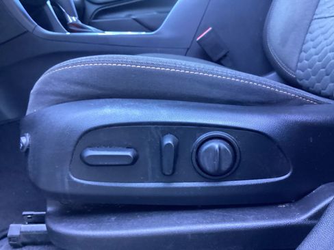 Used 2020 Chevrolet Equinox LT image 15