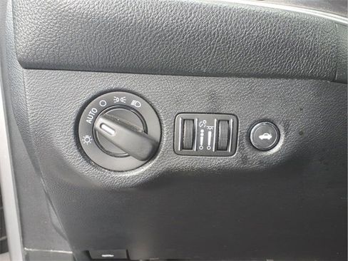 Used 2018 Dodge Challenger SXT image 17