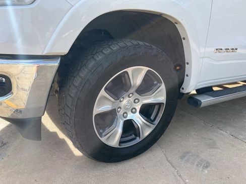 Used 2022 RAM 1500 Laramie AWD/4WD image 2