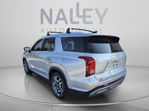 Used 2024 Hyundai Palisade SEL w/ Premium Package FWD image 3
