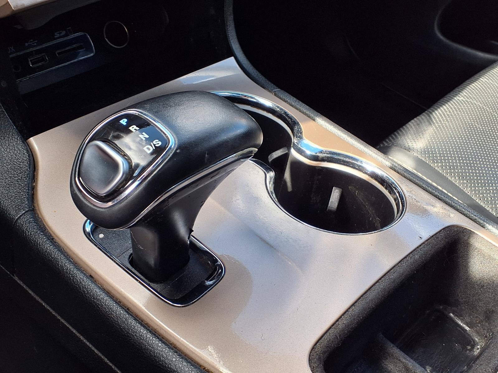 Used 2015 Jeep Grand Cherokee Overland RWD image 24