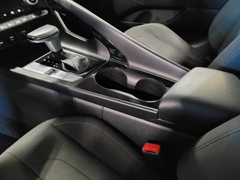 Used 2023 Hyundai Elantra SEL w/ Convenience Package FWD image 26