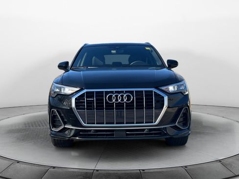Used 2022 Audi Q3 2.0T Premium w/ Convenience Package image 2