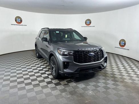 Certified 2025 Ford Explorer ST-Line w/ ST-Line Street Pack AWD/4WD image 18