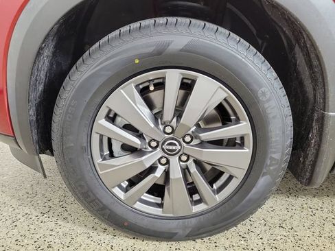 Used 2022 Nissan Pathfinder SV w/ SV Black Package FWD image 8