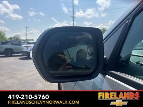 New 2025 Chevrolet Traverse LT w/ Midnight/Sport Edition image 16