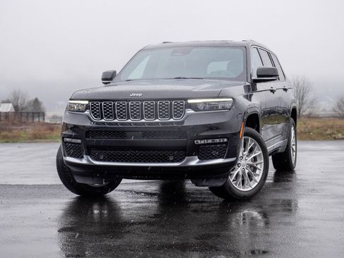 Used 2021 Jeep Grand Cherokee L Summit w/ Luxury Tech Group V image 3