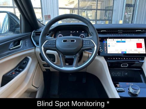 New 2026 Jeep Grand Cherokee Limited AWD/4WD image 16